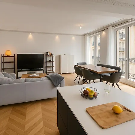 Salon Cosy Et Lumineux Proche Arc De Triomphe Homestay