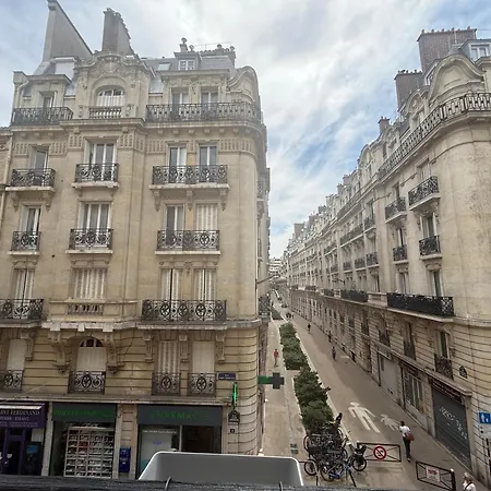 Salon Cosy Et Lumineux Proche Arc De Triomphe Homestay Paris
